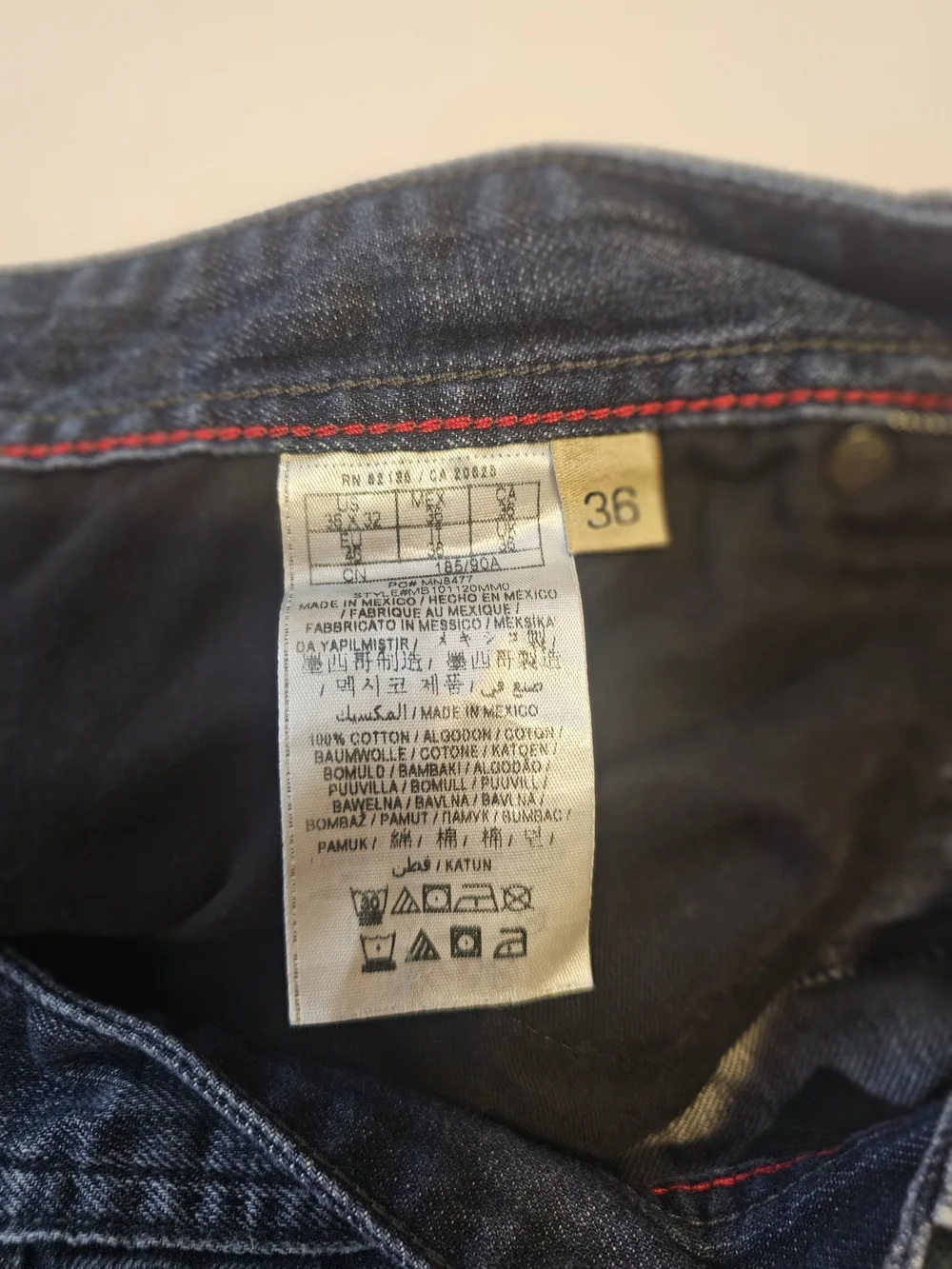 Guess Men's Desmond Relaxed Straight Jeans in Dark Blue Wash Sz 36 - Picture 13 of 16